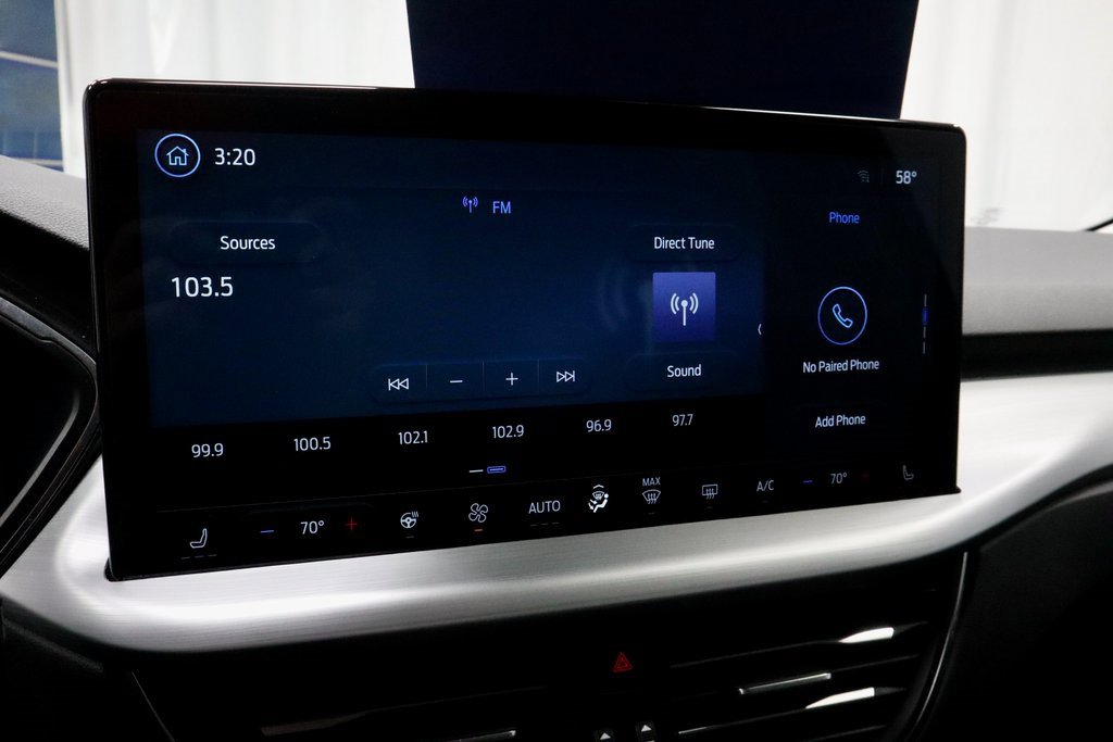 Used 2024 Ford Escape Platinum image 4