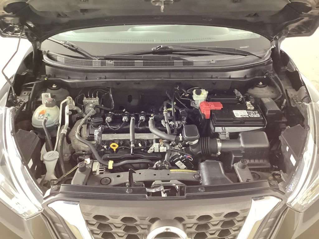 Used 2018 Nissan Kicks SV FWD image 38