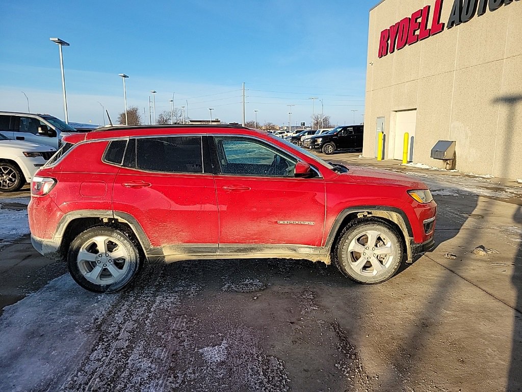 Used 2017 Jeep Compass Latitude w/ Cold Weather Group image 2