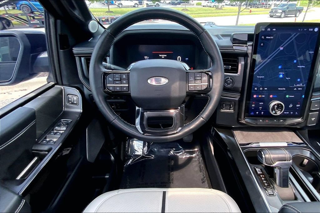 Used 2023 Ford F150 Lightning Platinum AWD/4WD image 5