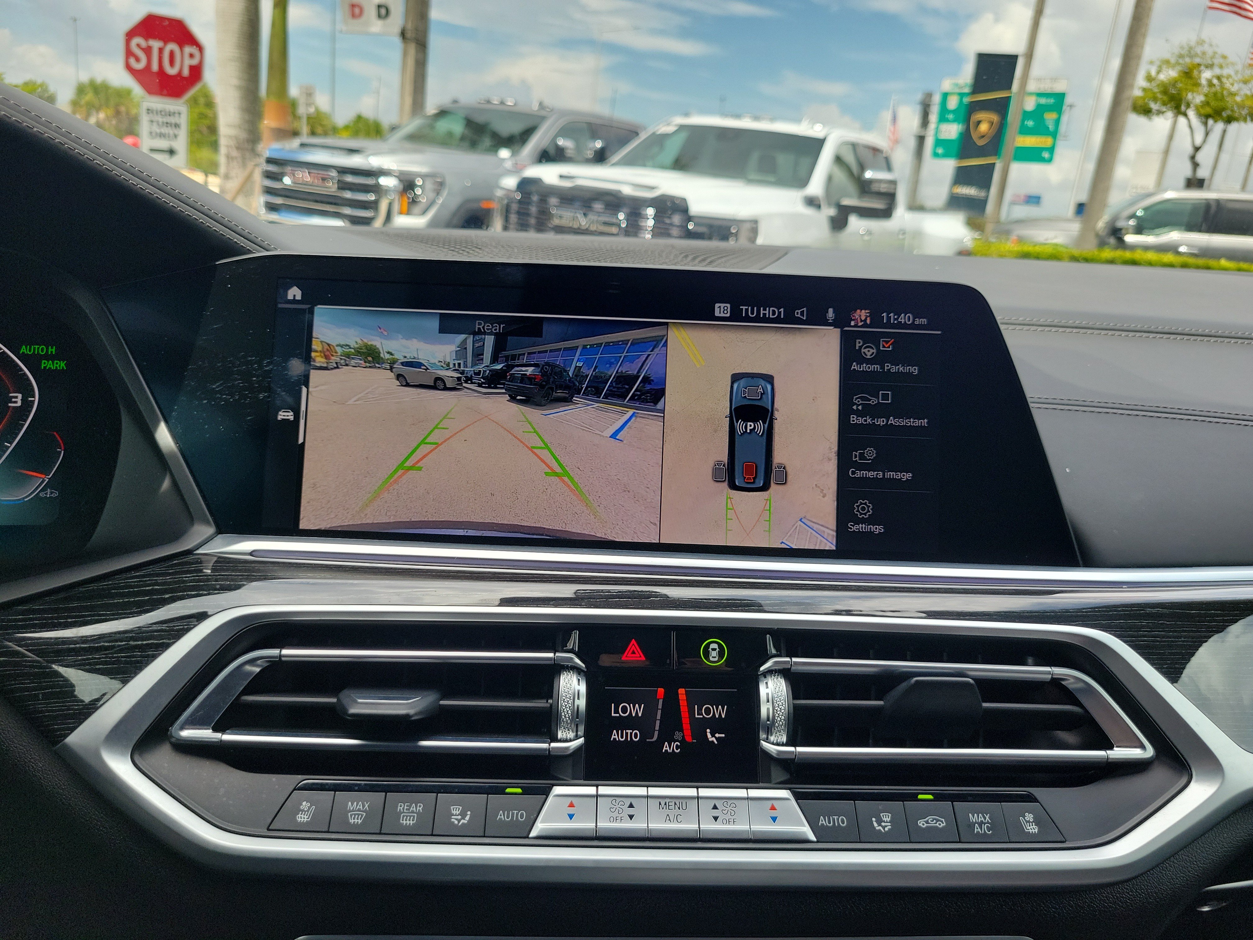 Used 2022 BMW X7 M50i w/ Dynamic Handling Package AWD/4WD image 11