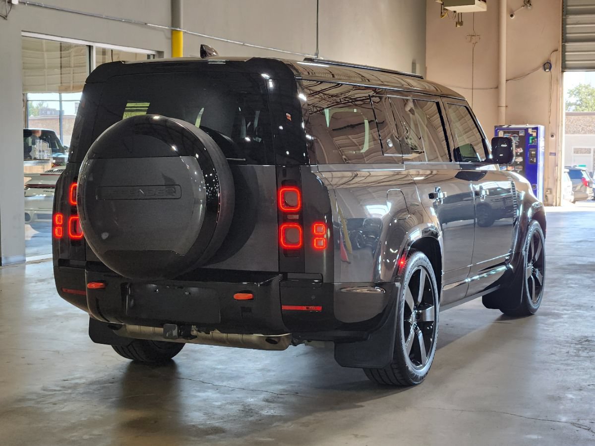 Used 2024 Land Rover Defender 130 X AWD/4WD image 8