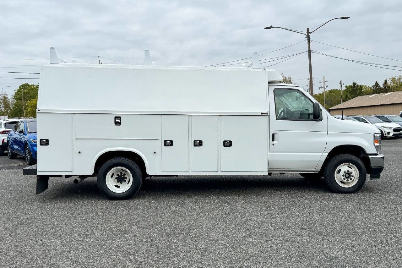 Used 2024 Ford E-450 and Econoline 450 Super Duty w/ Power Windows & Locks Group RWD image 2