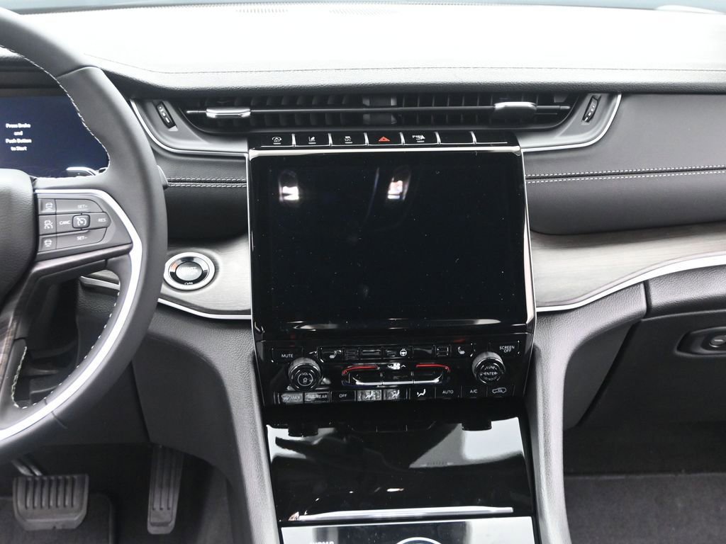 New 2025 Jeep Grand Cherokee L Limited image 27