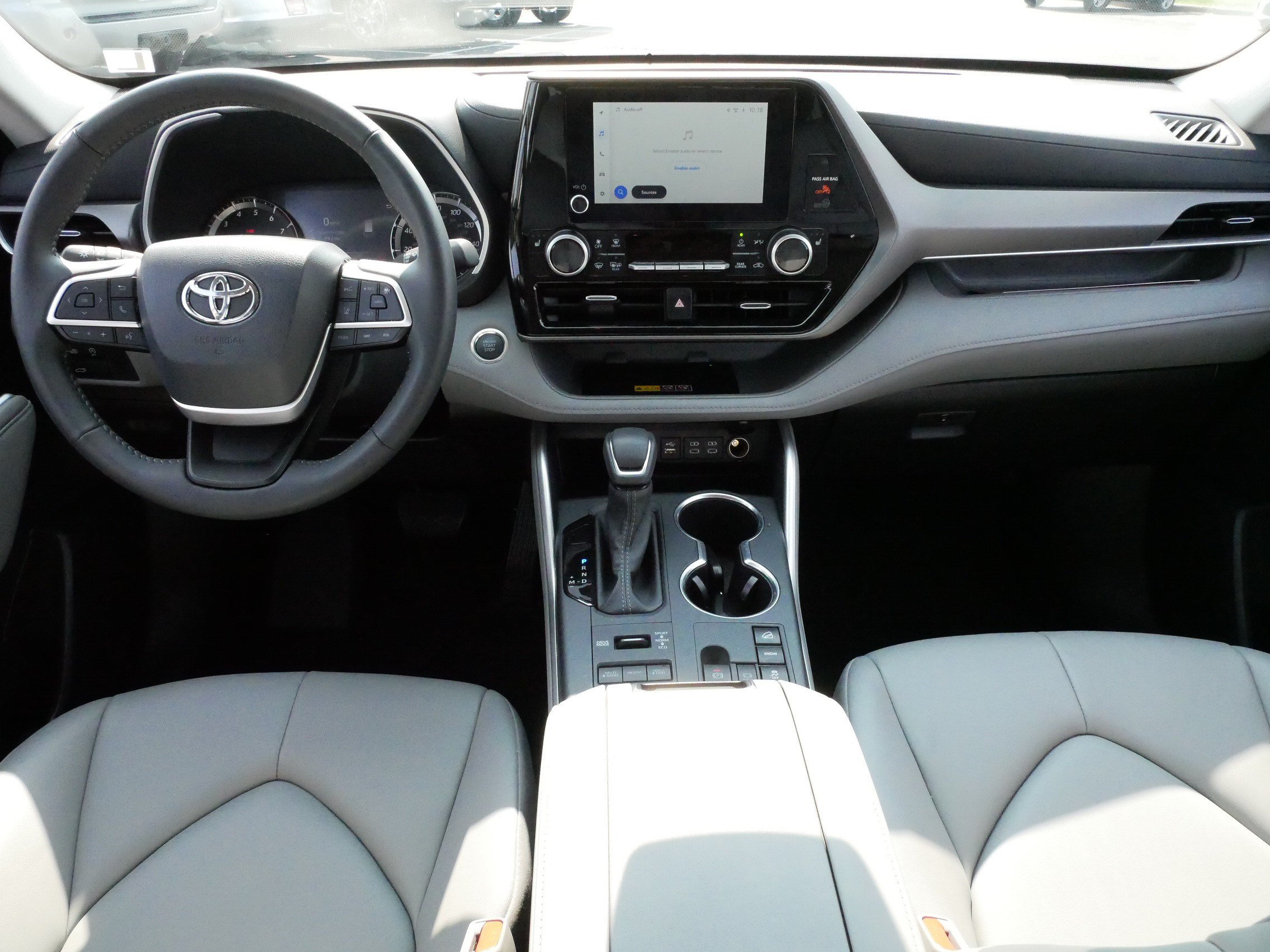 Certified 2026 Toyota Highlander XLE AWD/4WD image 10
