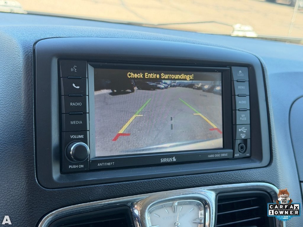 Used 2014 Chrysler Town & Country Touring FWD image 26