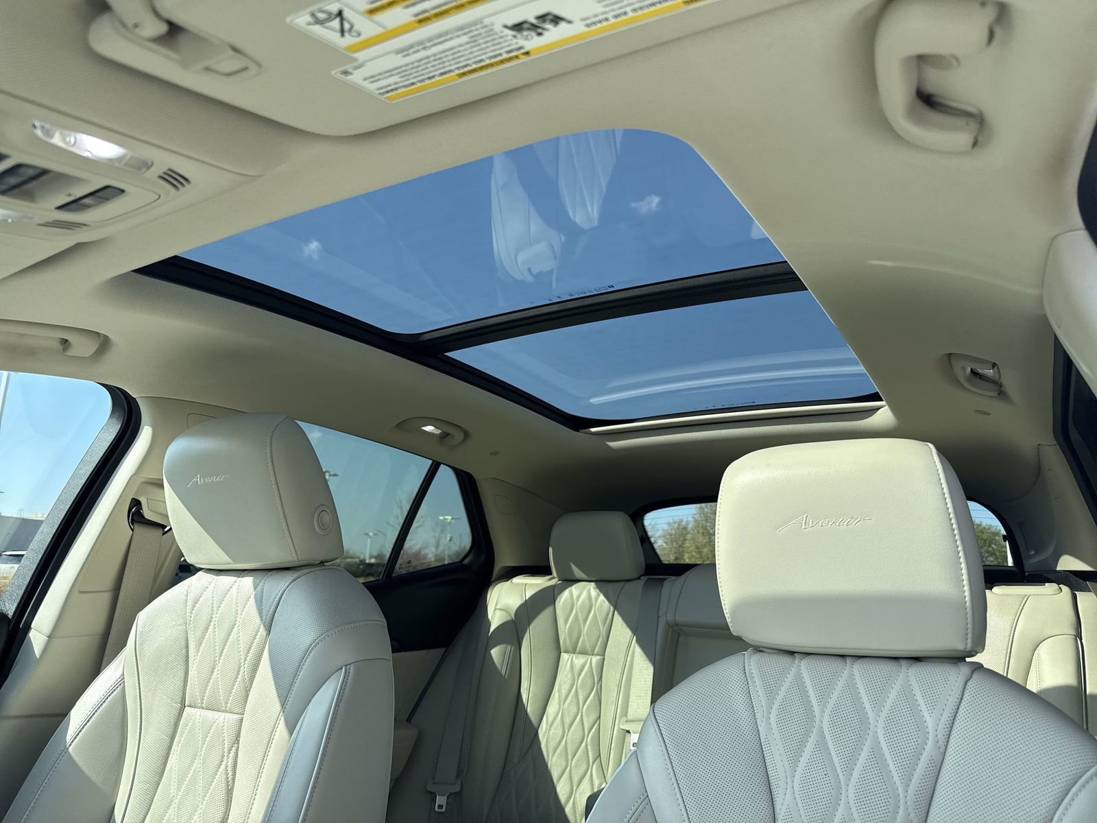 Used 2023 Buick Envision Avenir AWD/4WD image 22