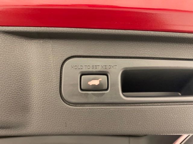 Used 2025 Honda Pilot Black Edition image 39