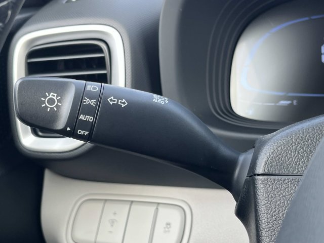 New 2026 Hyundai Venue SEL FWD image 28