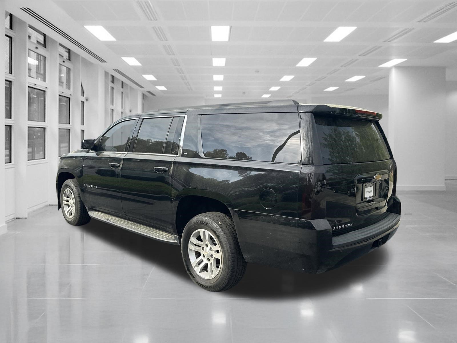 Used 2020 Chevrolet Suburban LT RWD image 7