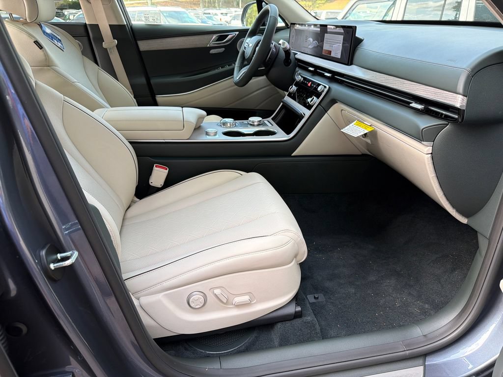 New 2027 Genesis GV80 2.5T Prestige AWD/4WD image 13