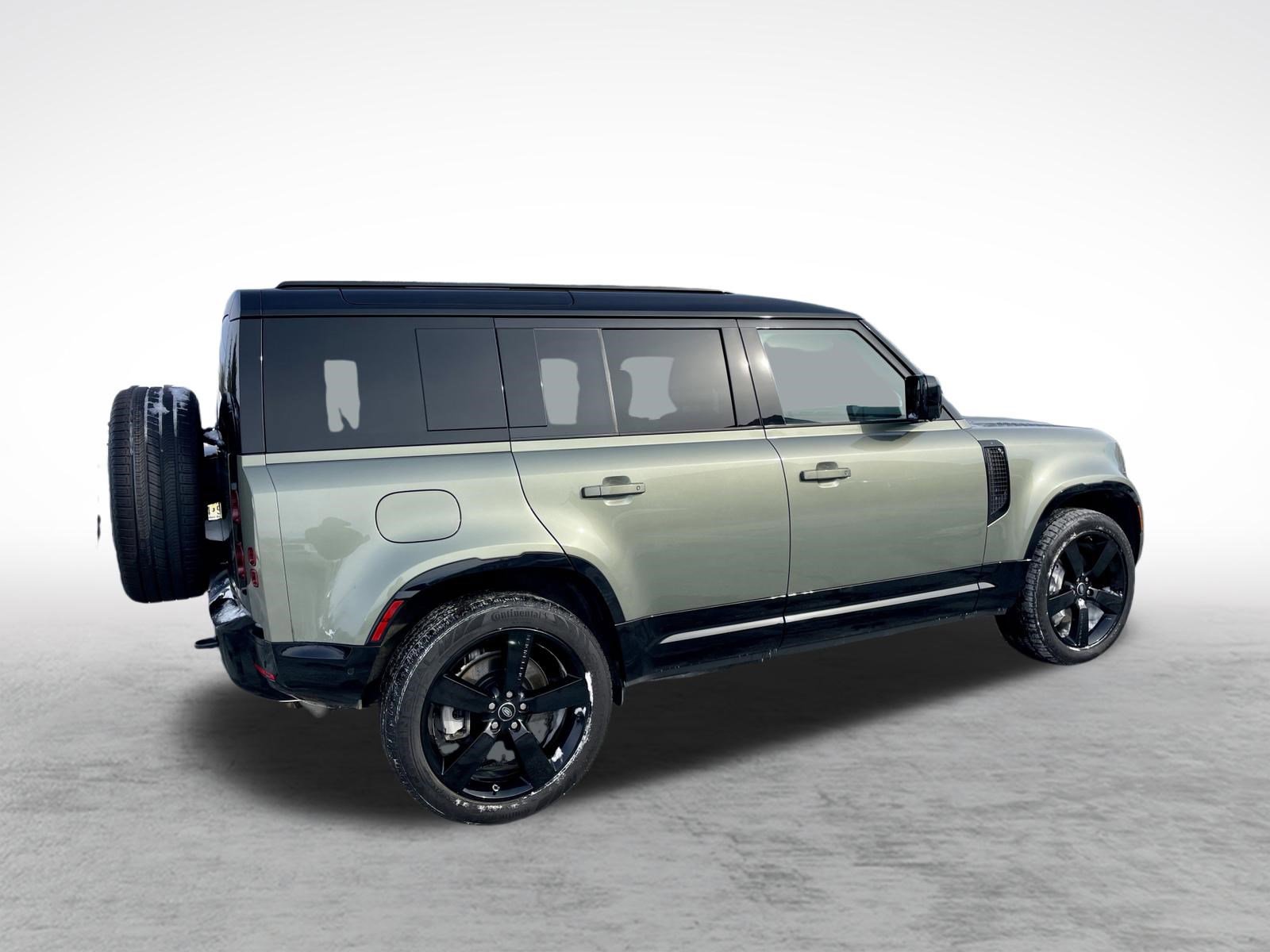 Used 2025 Land Rover Defender 110 X-Dynamic SE image 38