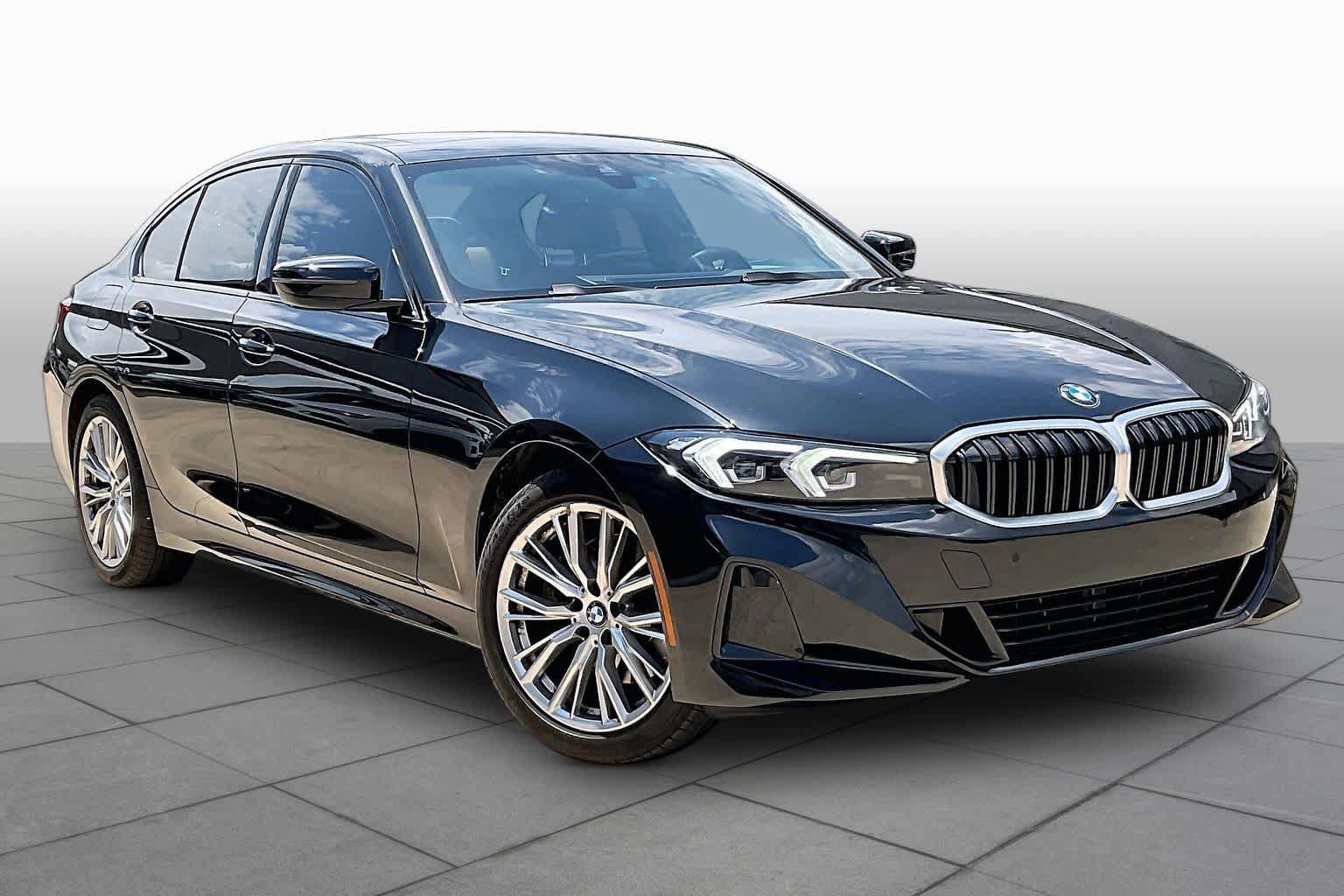 Used 2023 BMW 330i Sedan w/ Driving Assistance Package RWD image 3