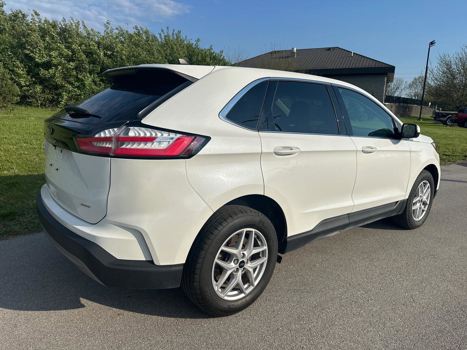 Certified 2023 Ford Edge SEL w/ Convenience Package AWD/4WD image 11