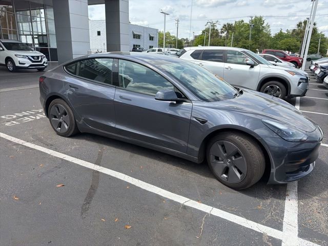 Used 2023 Tesla Model 3 Standard Range image 4