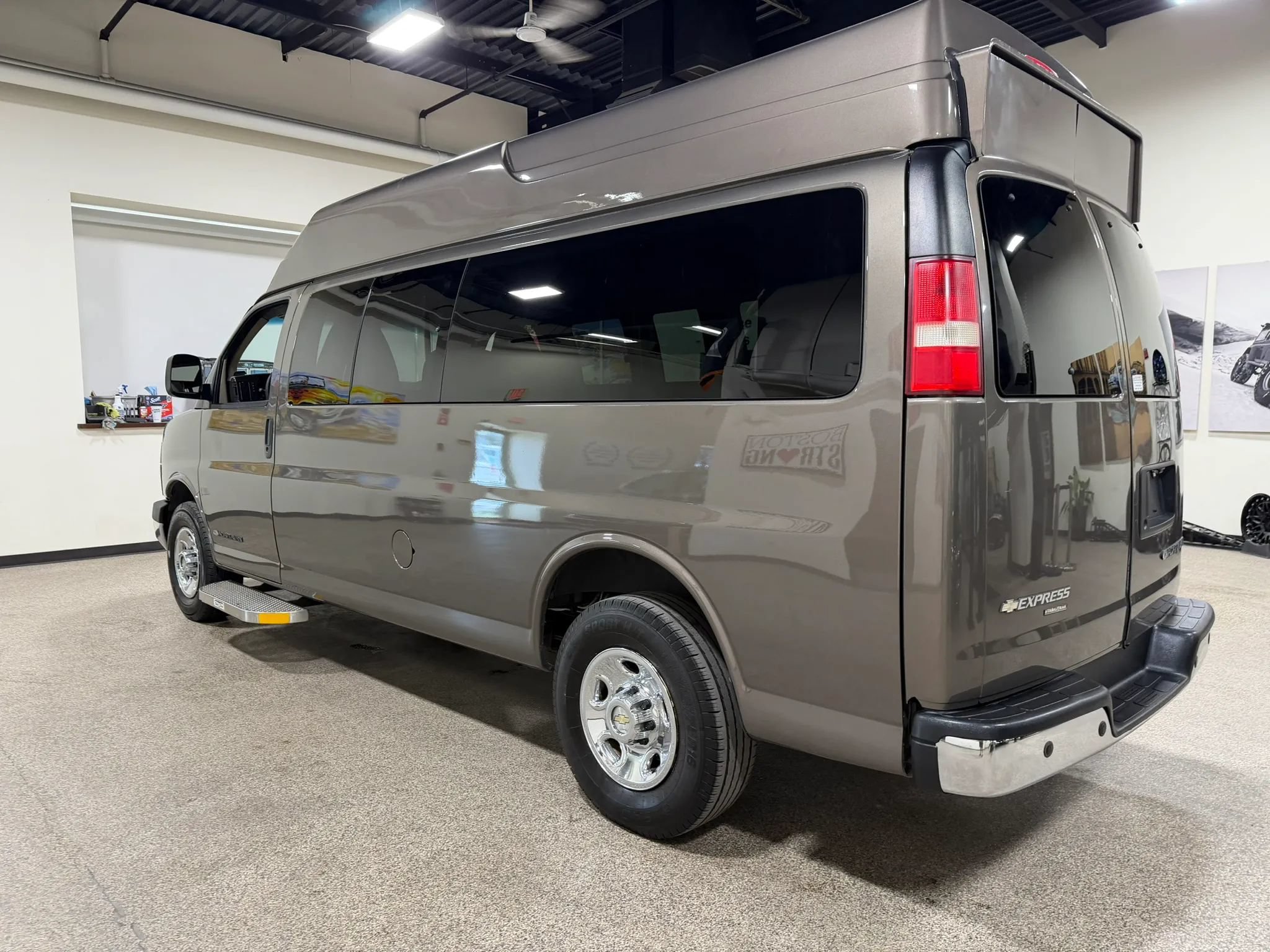 Used 2014 Chevrolet Express 3500 LT w/ LT Preferred Equipment Group RWD image 20