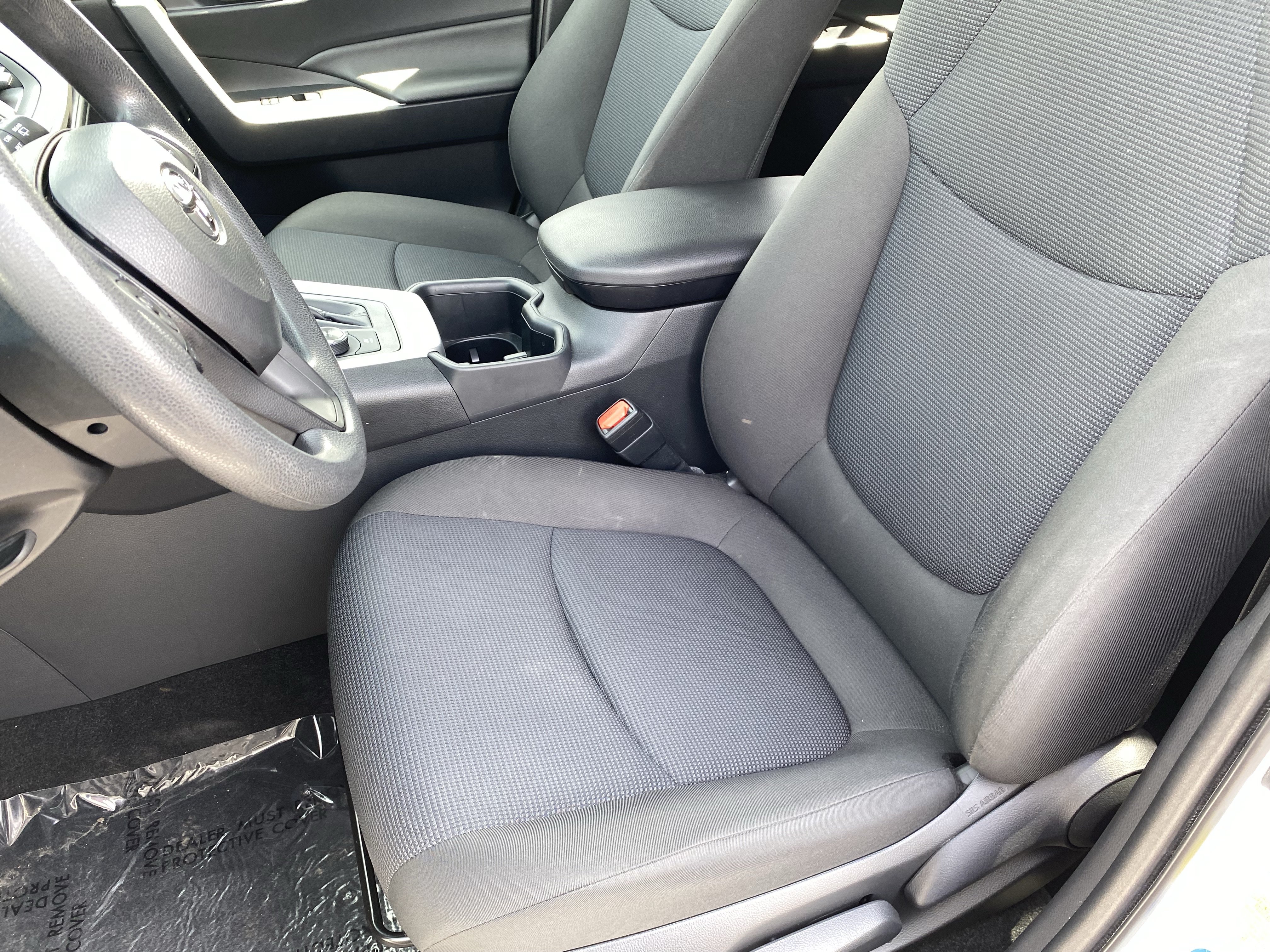 Used 2023 Toyota RAV4 LE AWD/4WD image 16