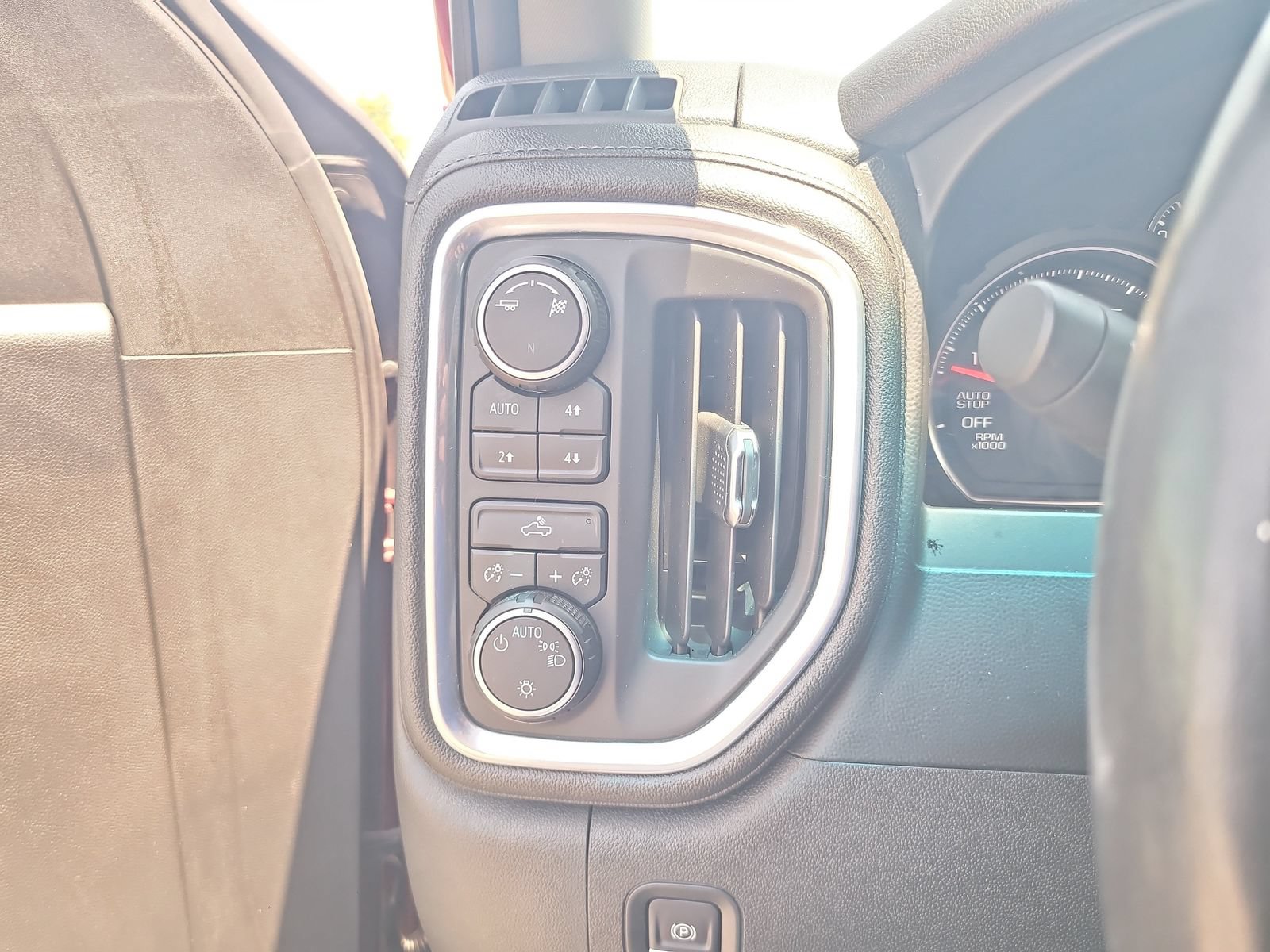 Used 2019 Chevrolet Silverado 1500 LT w/ Texas Edition AWD/4WD image 17