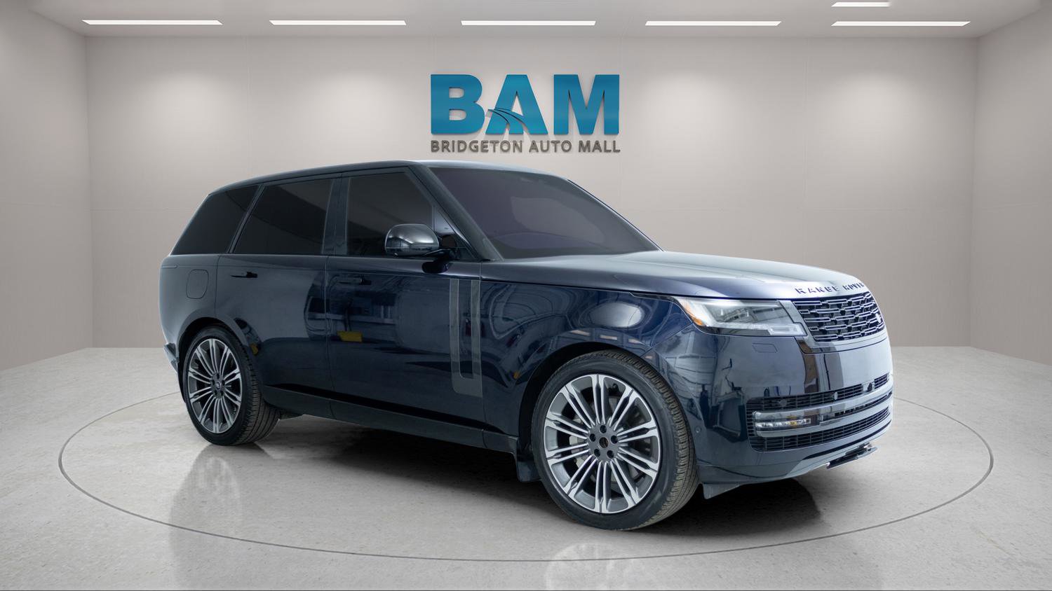Used 2023 Land Rover Range Rover SE AWD/4WD image 1