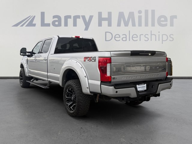 Certified 2017 Ford F350 Platinum w/ Platinum Ultimate Package AWD/4WD image 3