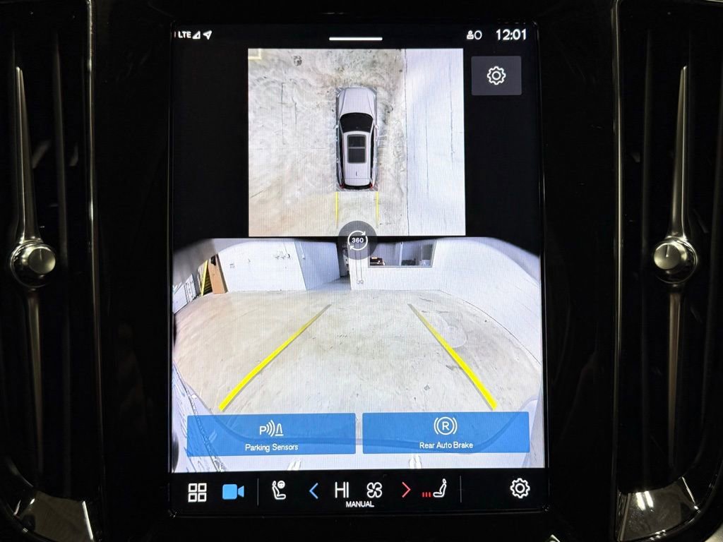 Used 2025 Volvo V60 B5 Cross Country Plus image 24