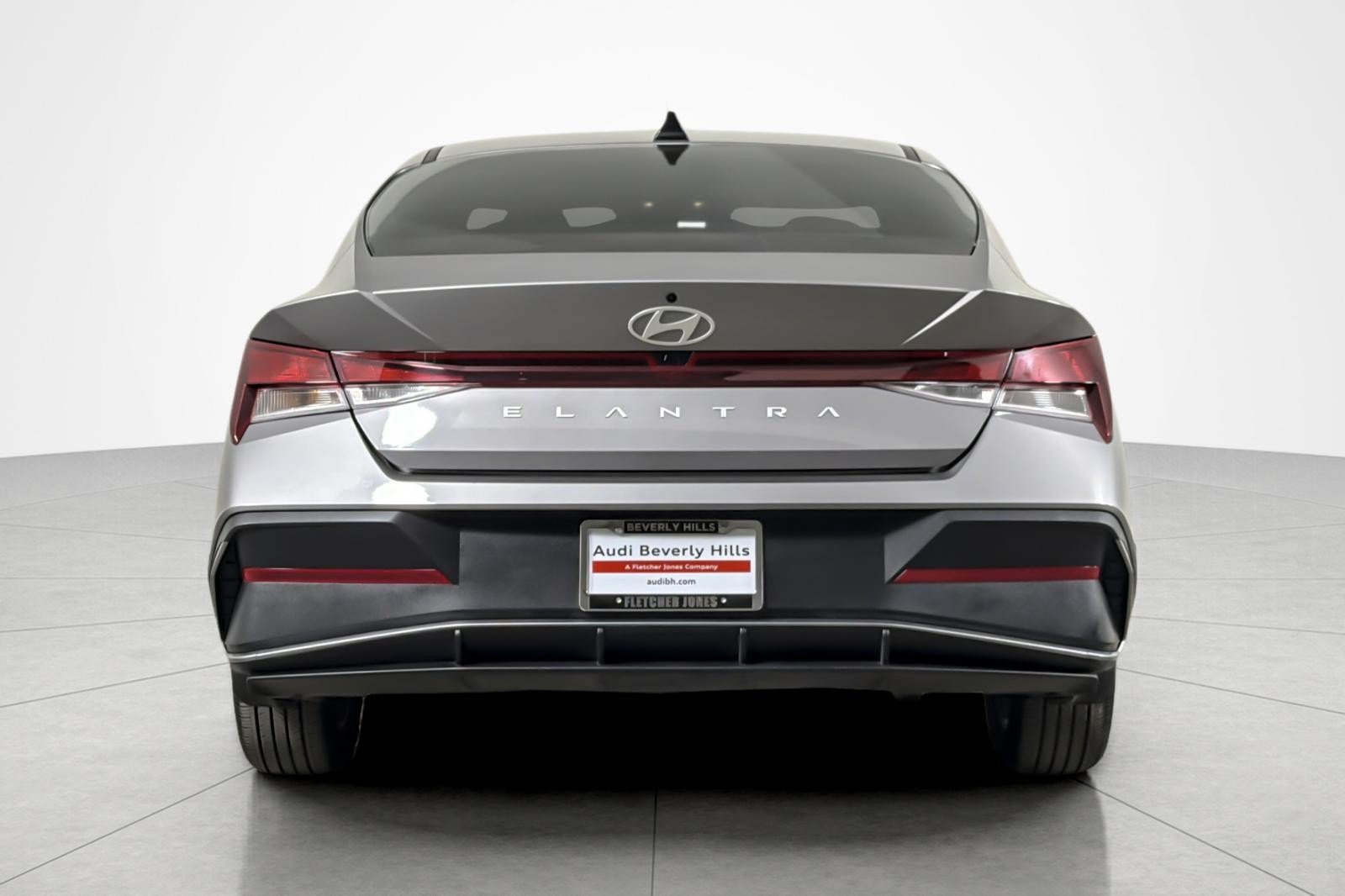Used 2024 Hyundai Elantra SEL FWD image 4