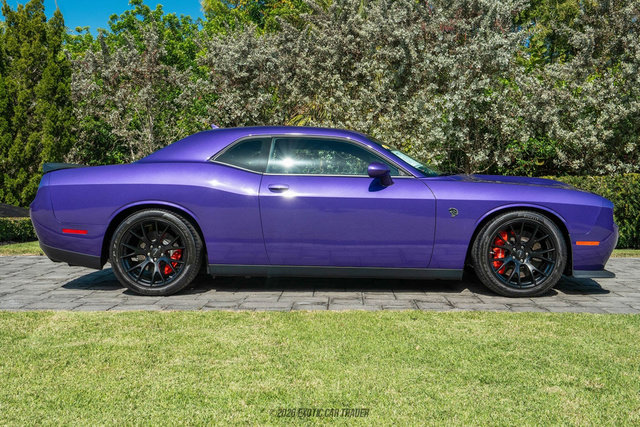 Used 2016 Dodge Challenger SRT Hellcat RWD image 9