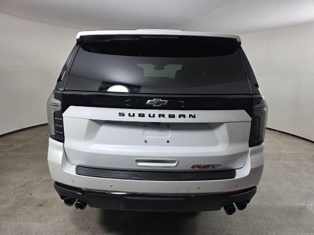 Used 2025 Chevrolet Suburban RST w/ RST Capability Package AWD/4WD image 5