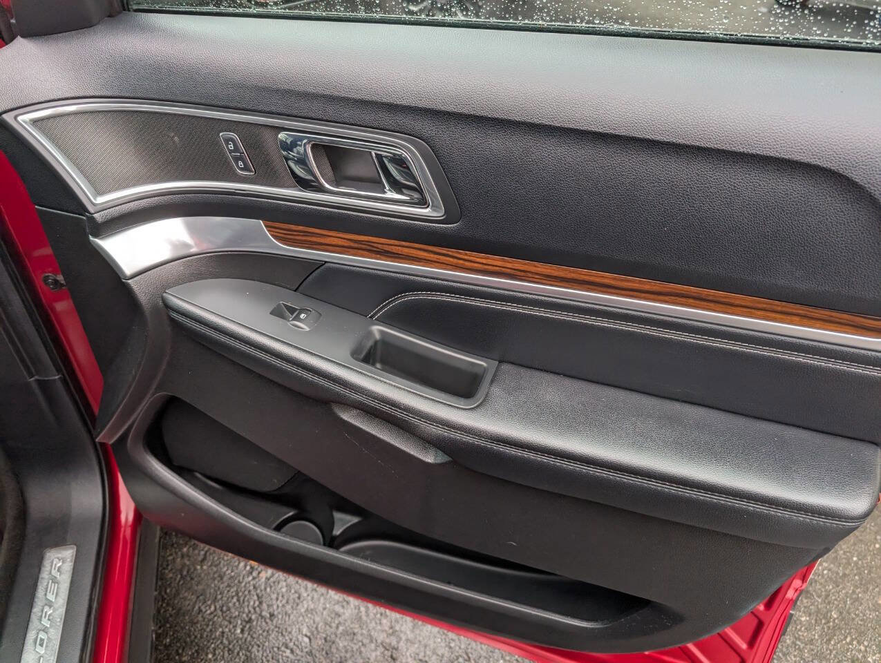 Used 2016 Ford Explorer Limited image 40