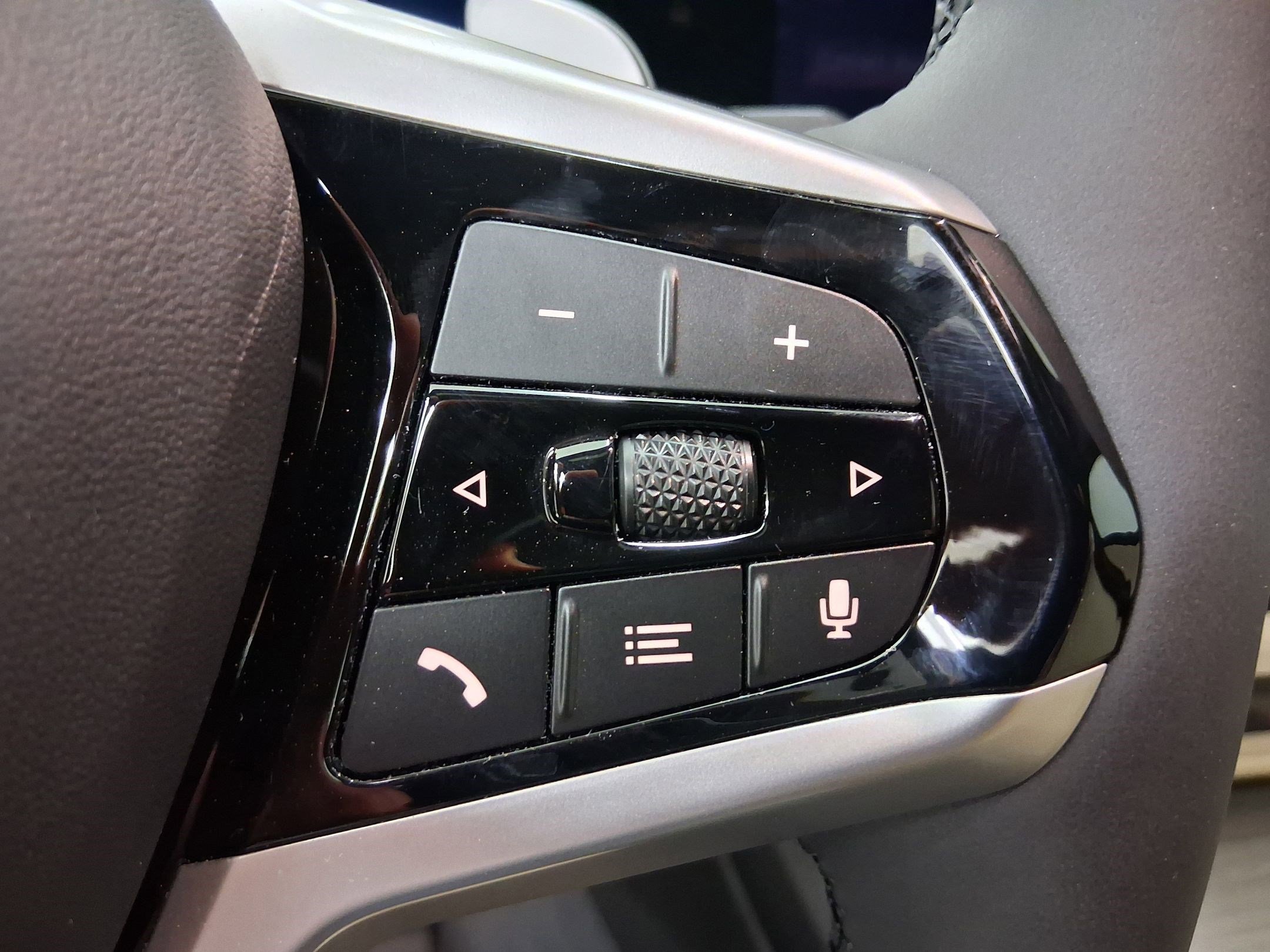 New 2026 BMW 330i Sedan w/ Premium Package RWD image 23