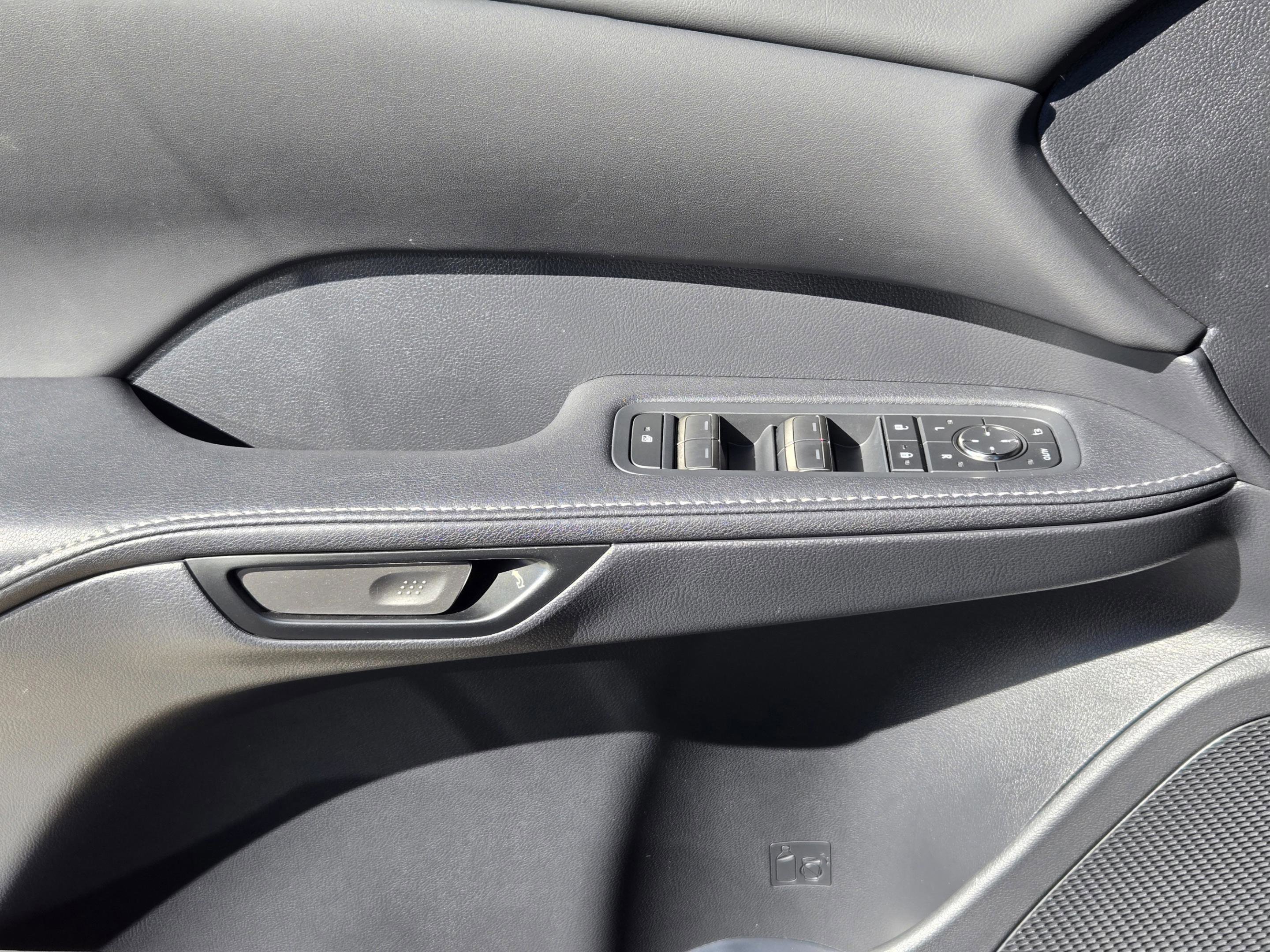 Used 2025 Lexus RX 350 Premium w/ Accessory Package (Z1) FWD image 20