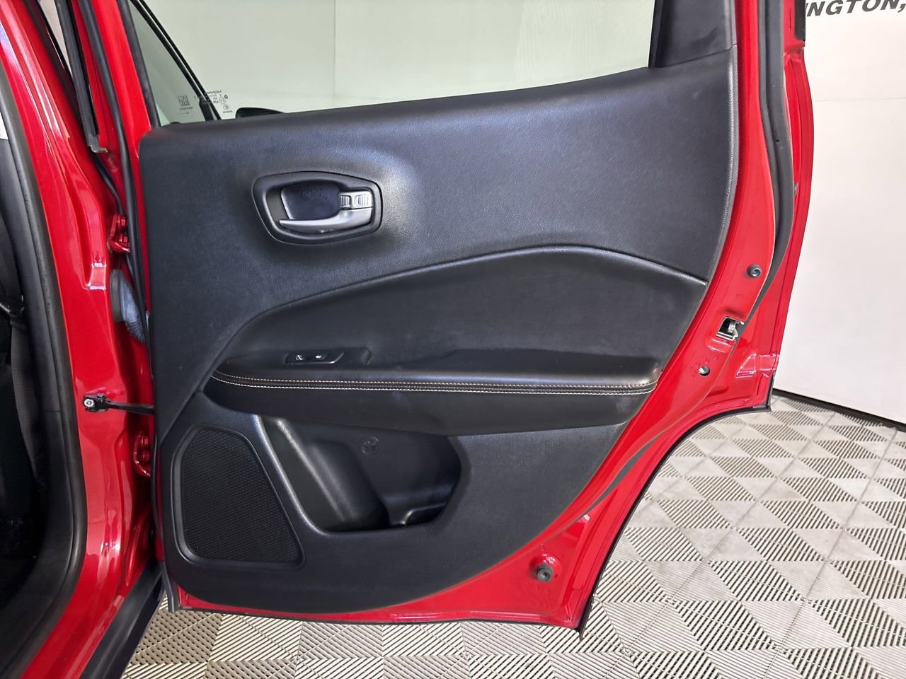 Used 2019 Jeep Compass Latitude image 23