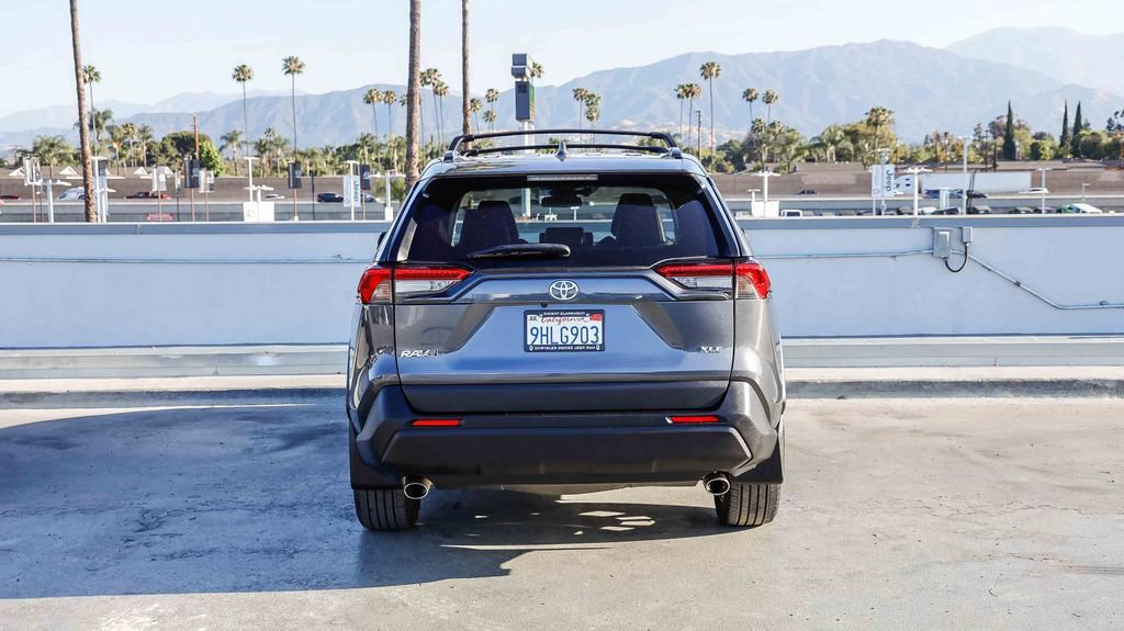 Used 2023 Toyota RAV4 XLE Premium FWD image 8