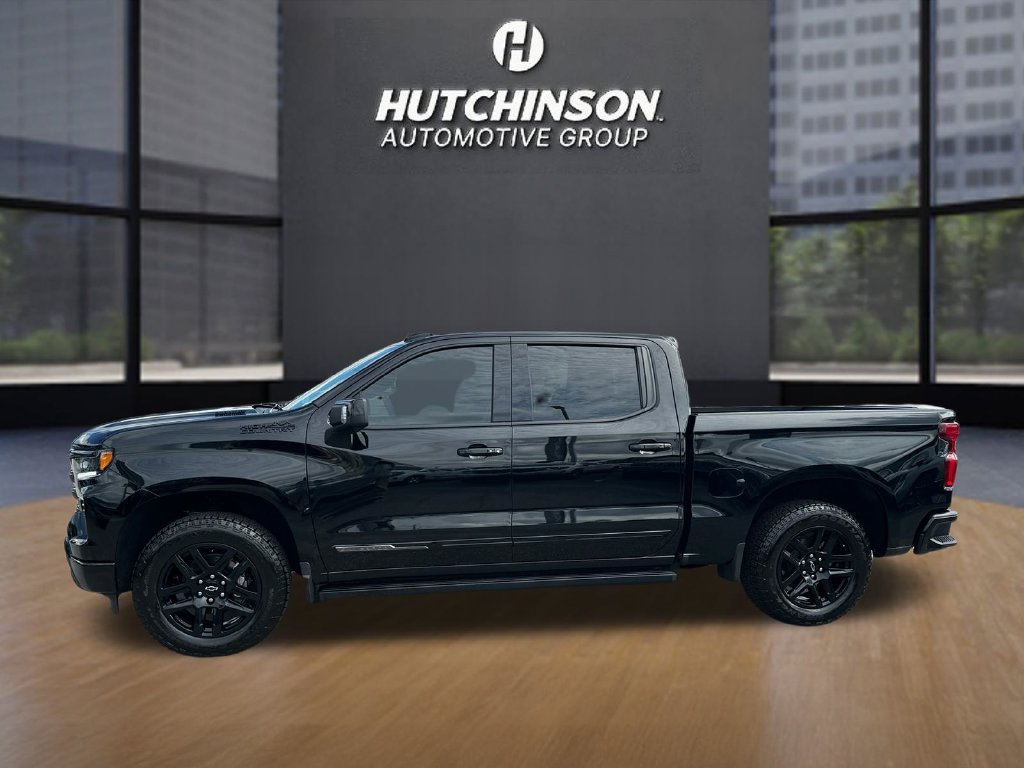 Used 2025 Chevrolet Silverado 1500 High Country w/ Midnight Edition AWD/4WD image 4