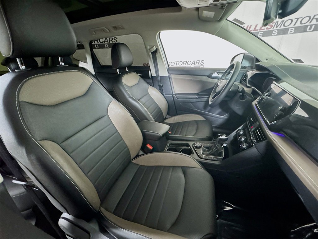 Used 2022 Volkswagen Taos SEL image 28