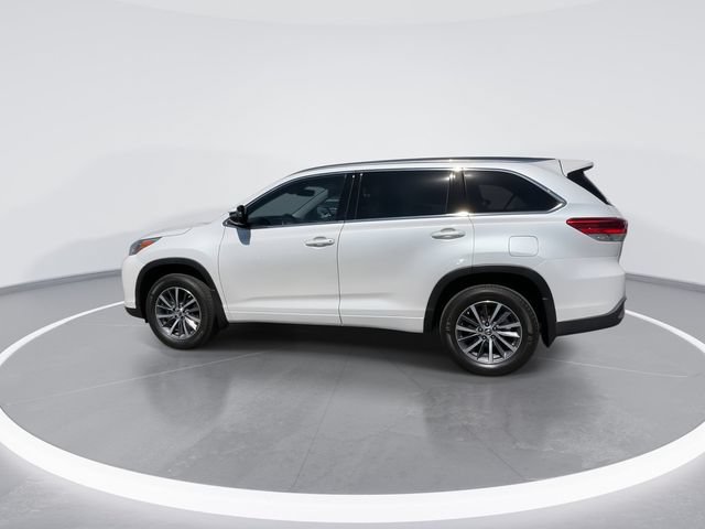 Used 2017 Toyota Highlander XLE AWD/4WD image 5