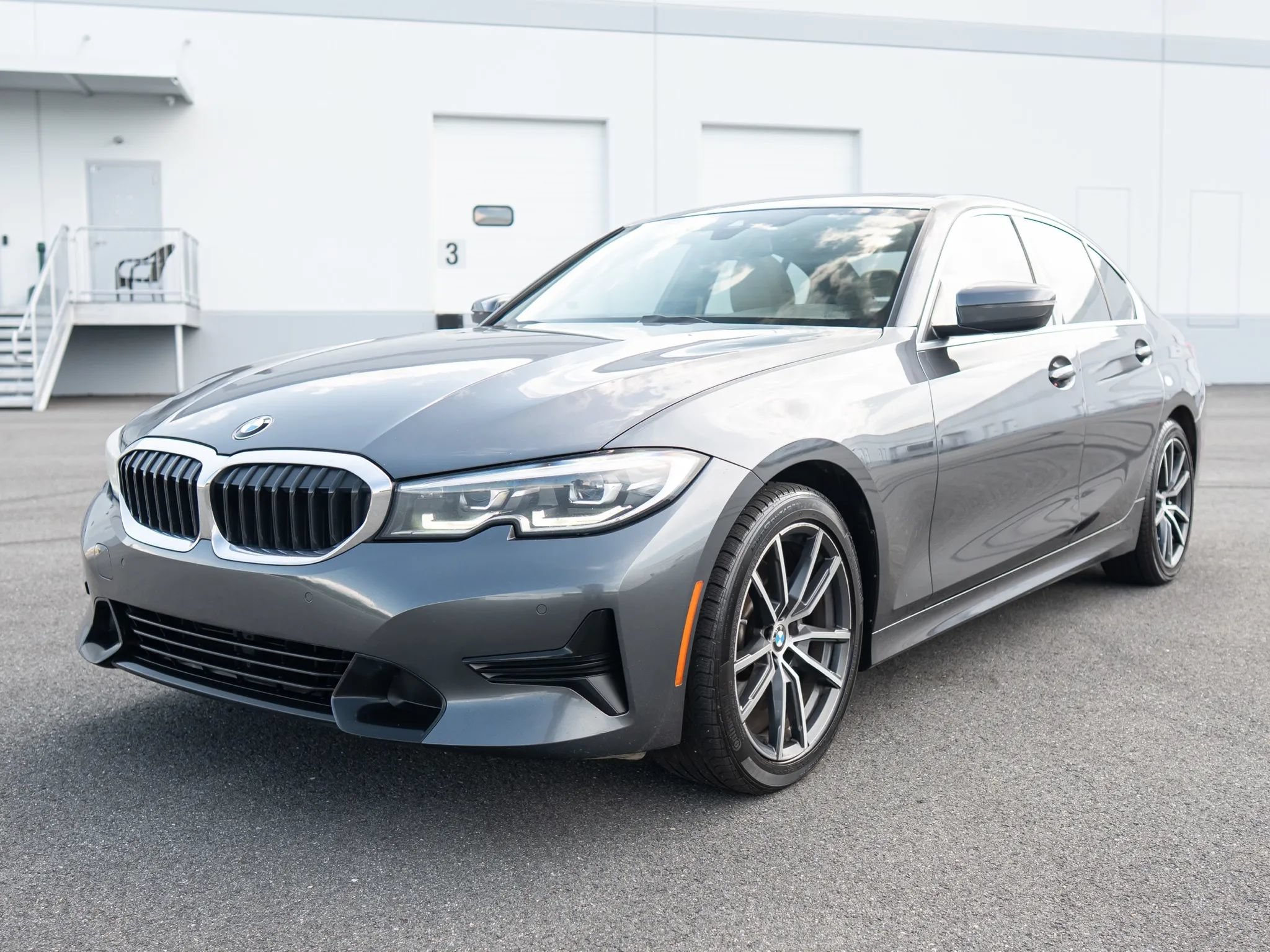 Used 2020 BMW 330i Sedan w/ Convenience Package RWD image 2