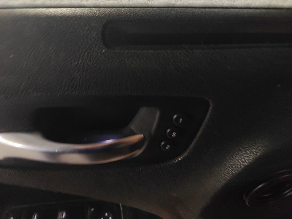 Used 2019 Dodge Charger SXT w/ Leather Interior Group image 6