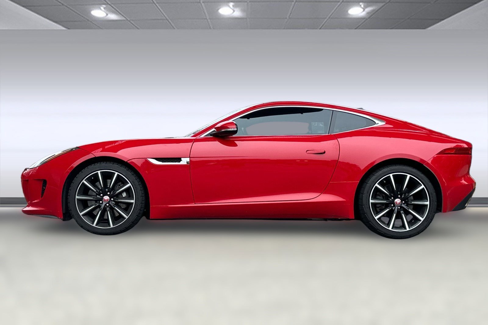 Used 2015 Jaguar F-TYPE Coupe image 2