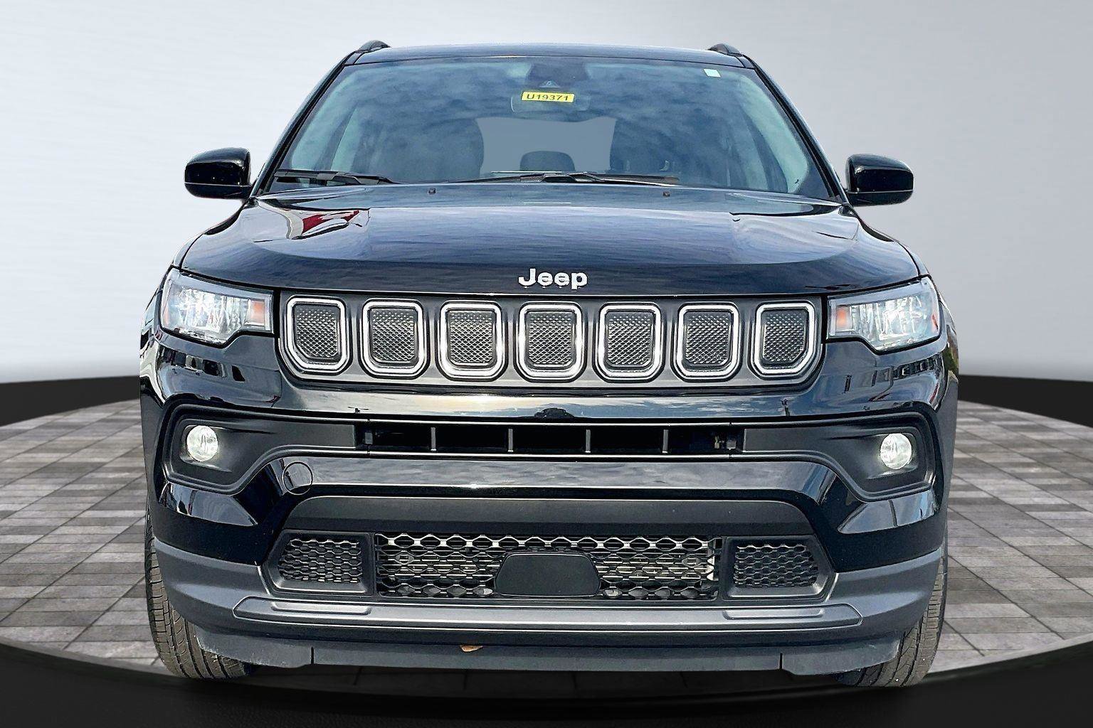 Used 2022 Jeep Compass Latitude image 4