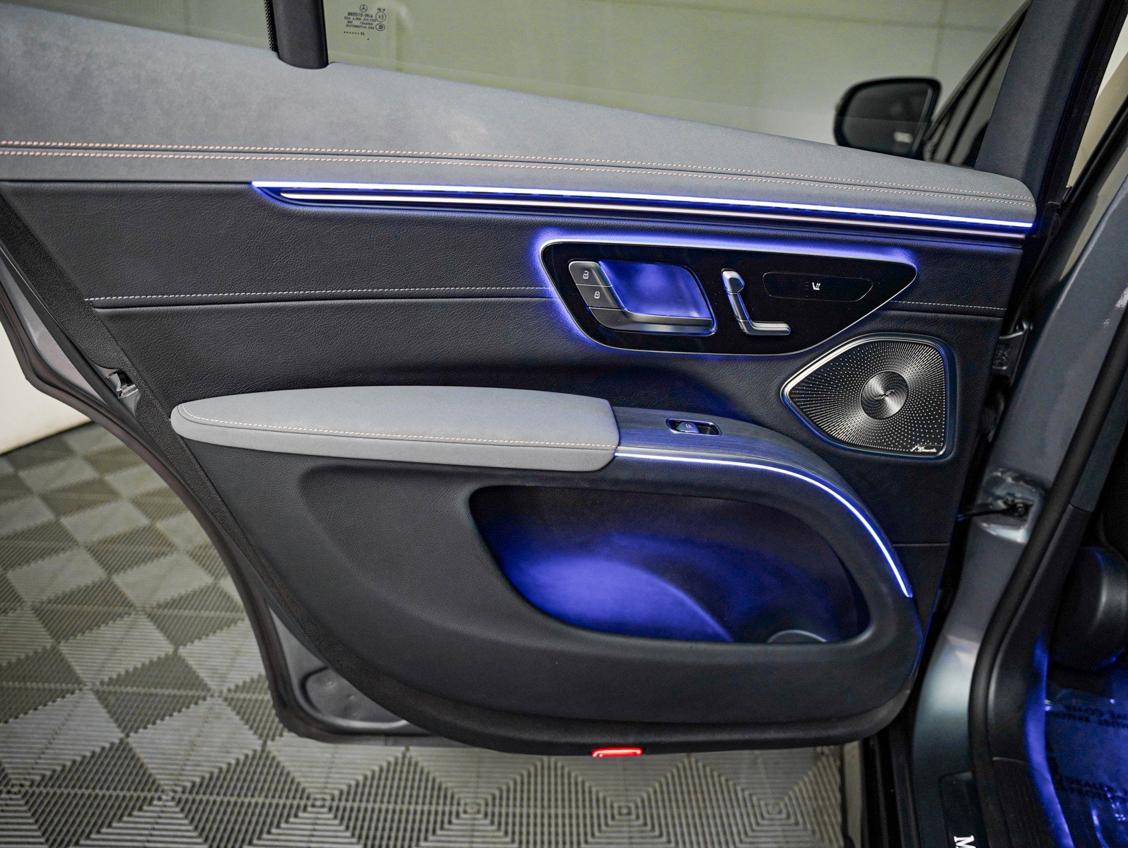 Certified 2023 Mercedes-Benz EQS 580 4MATIC SUV image 23