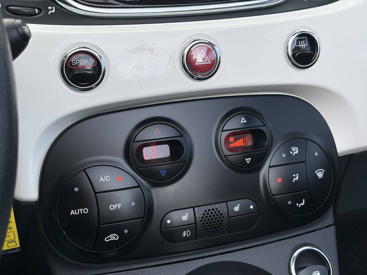 Used 2017 FIAT 500 Lounge FWD image 27