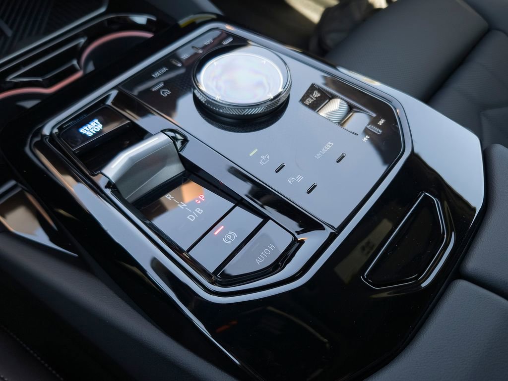 New 2026 BMW i5 eDrive40 image 9