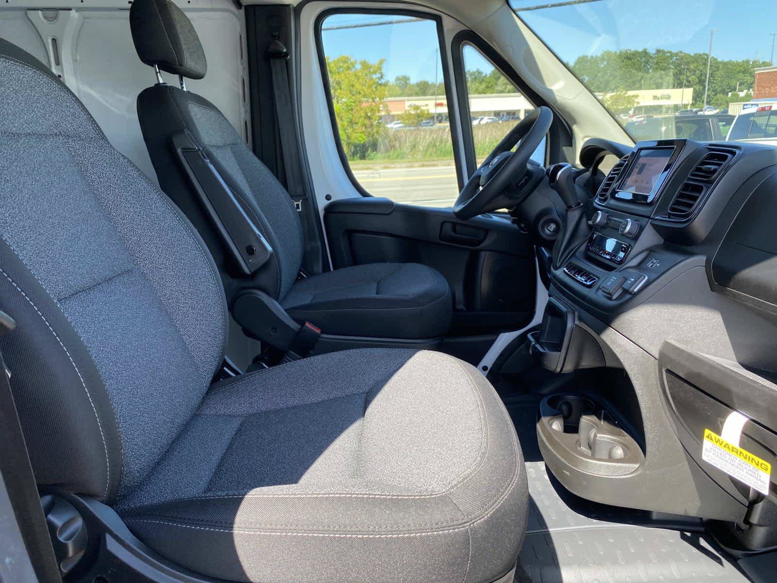 Used 2025 RAM ProMaster 1500 w/ Convenience Group FWD image 23