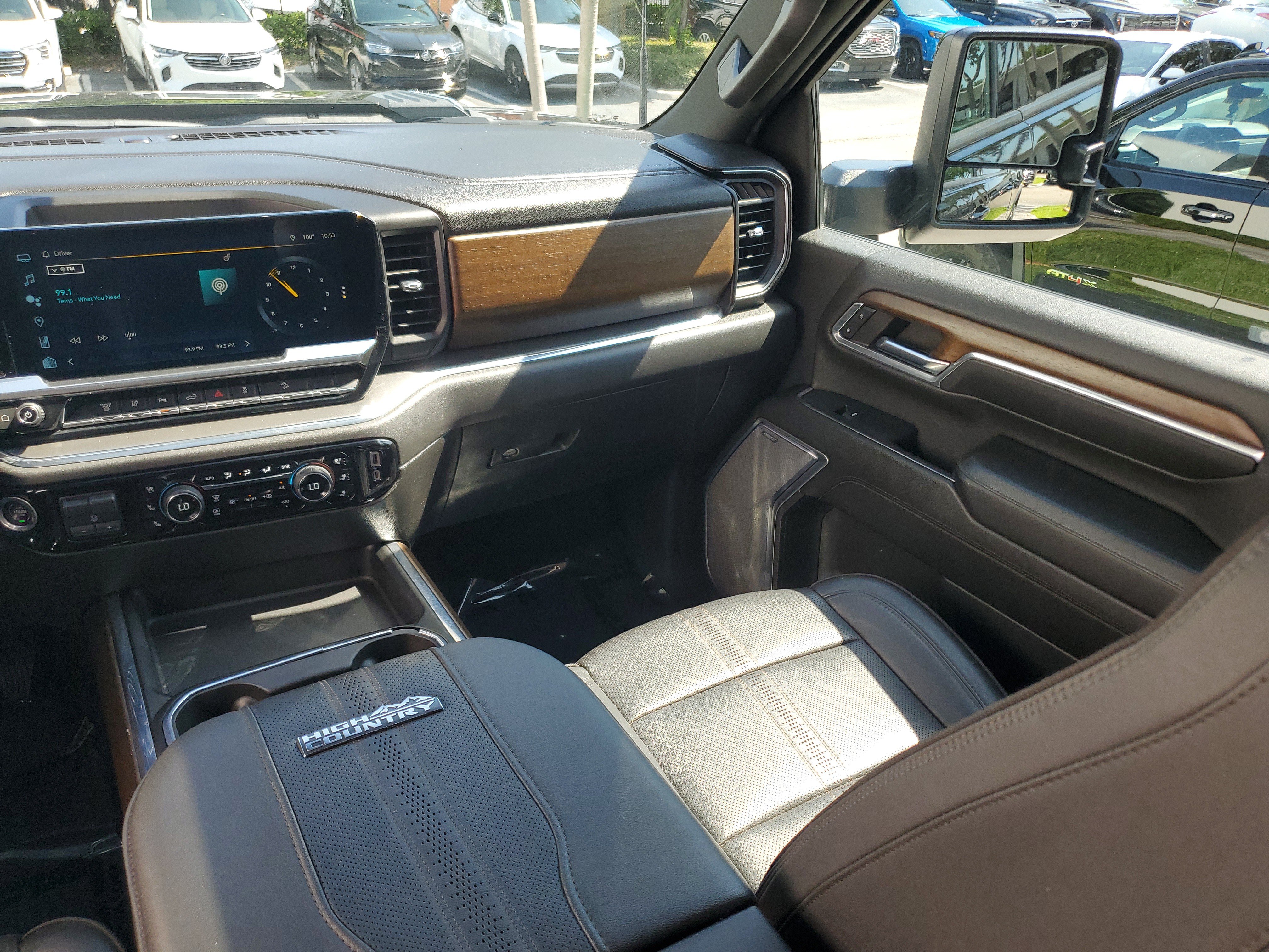 Certified 2024 Chevrolet Silverado 2500 High Country w/ High Country Premium Package AWD/4WD image 17