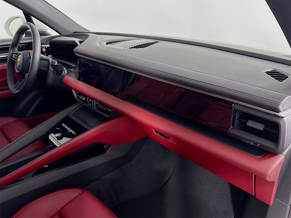 Used 2025 Porsche Macan Electric image 31