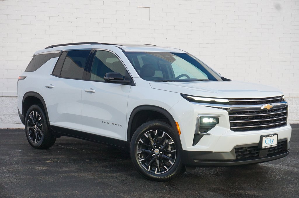 New 2026 Chevrolet Traverse LT w/ Sun and Wheel Package image 3