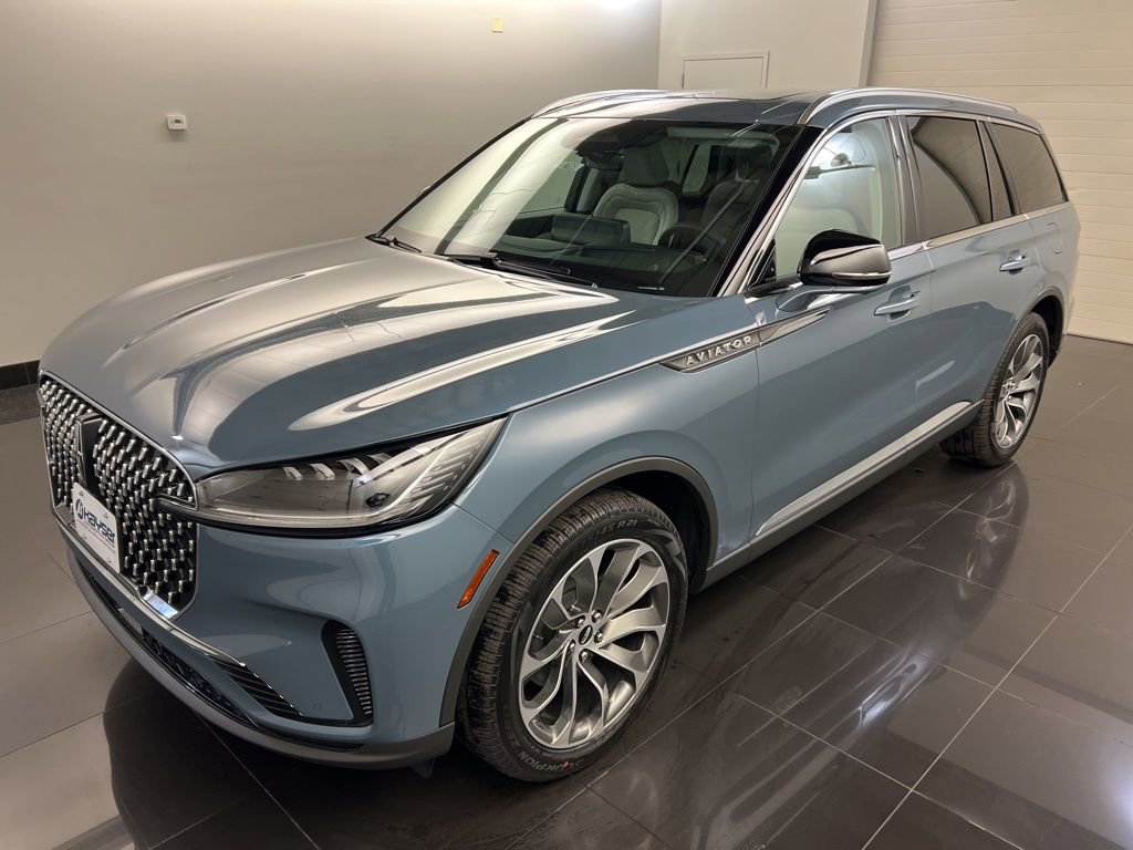 Used 2026 Lincoln Aviator Reserve image 3