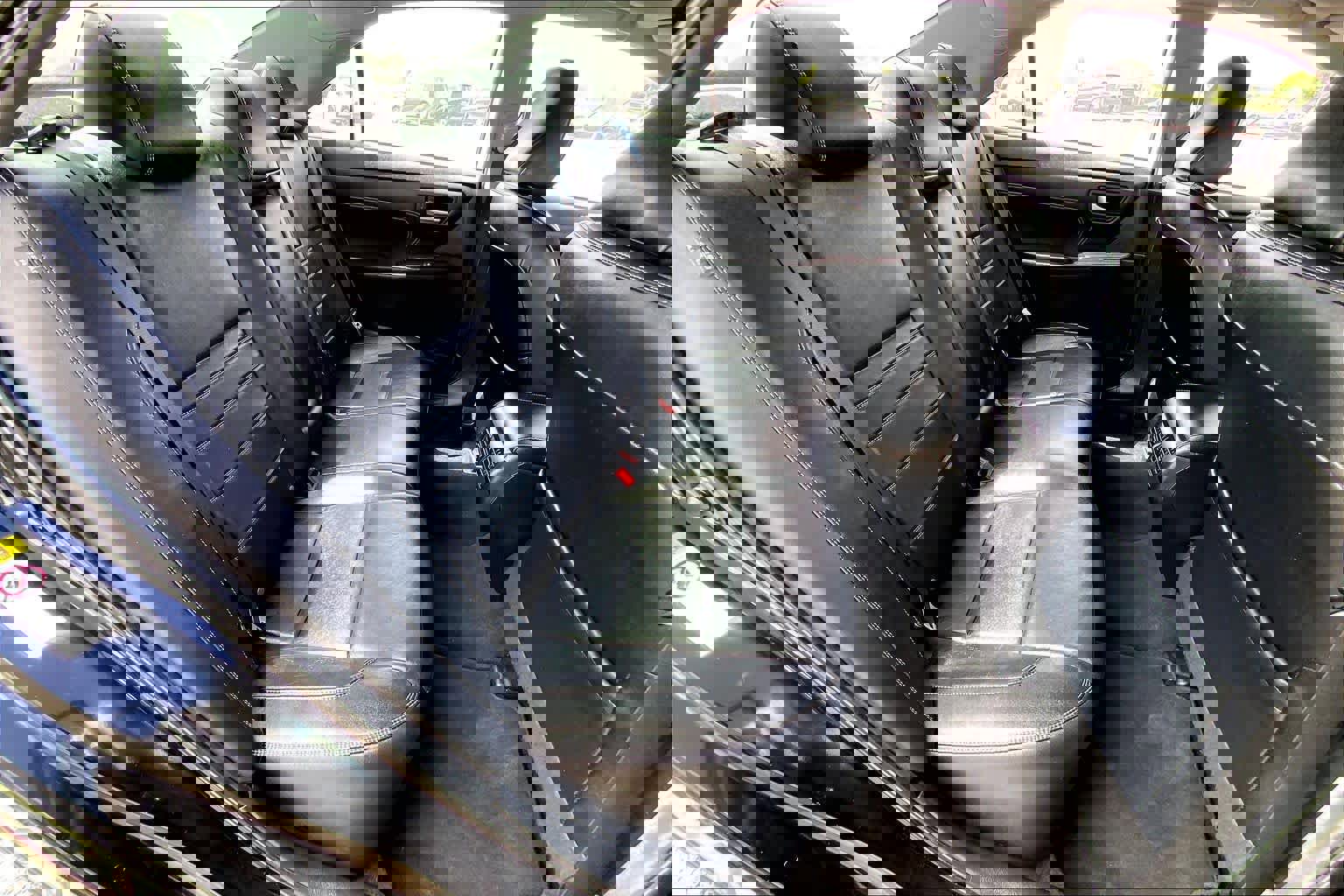 Used 2015 Toyota Camry XLE w/ Moonroof Package FWD image 18