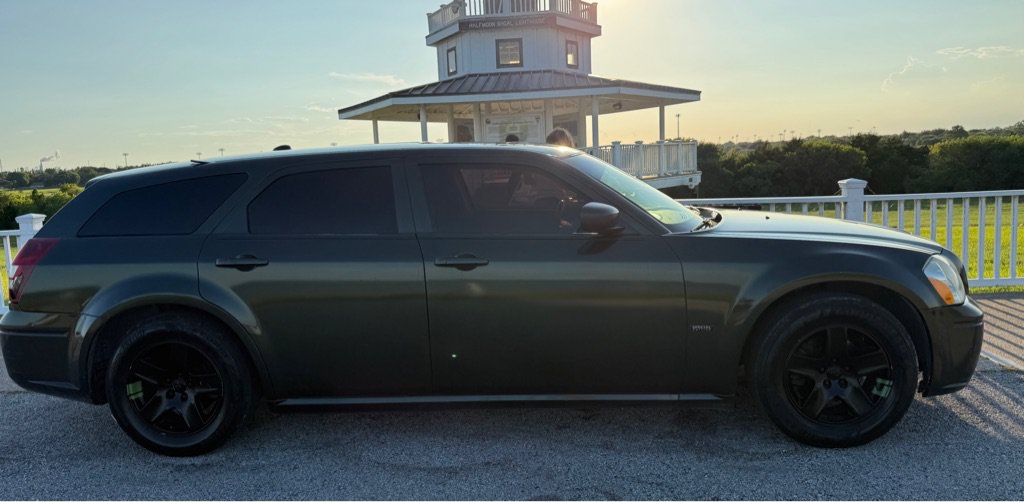 Used 2005 Dodge Magnum SE RWD image 4